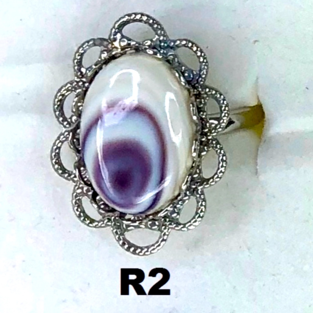 R2 Oval Loop Border Wampum Adjustable Ring Costume Jewelry Purple Quahog Shell